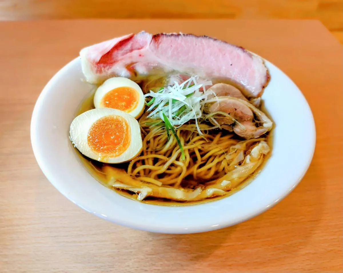 姫路に「らぁ麺上杉」オープン!龍野しょうゆ×但馬地鶏のラーメン