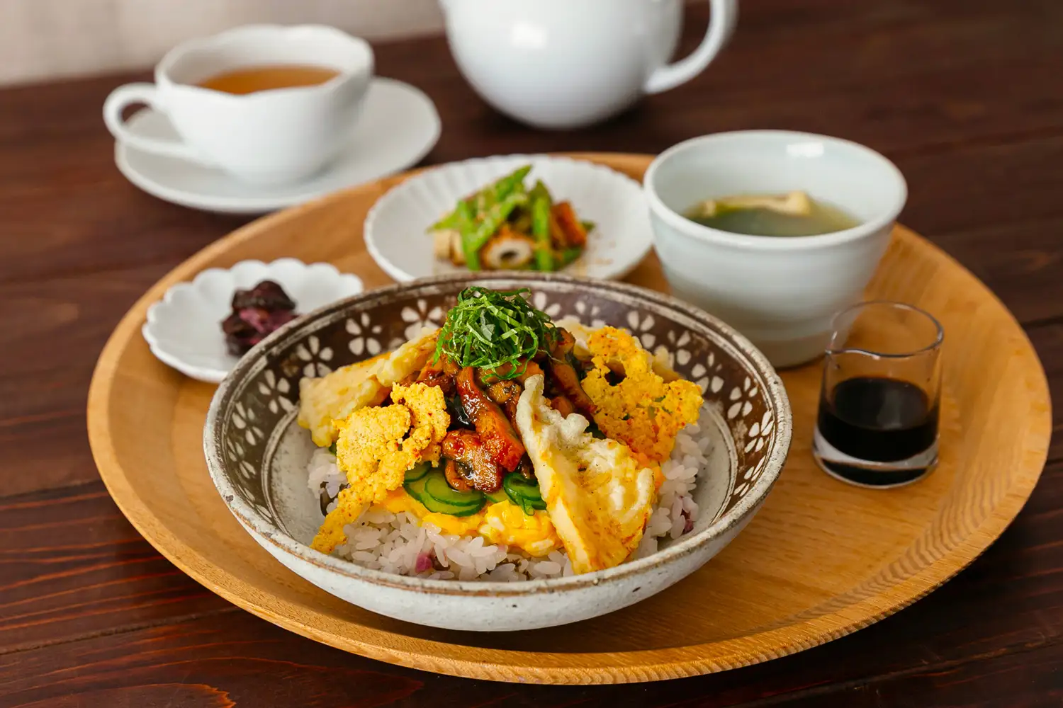 神戸大丸「ゆとりの空間」春限定メニュー!あなごちらし寿司や桜ワッフル