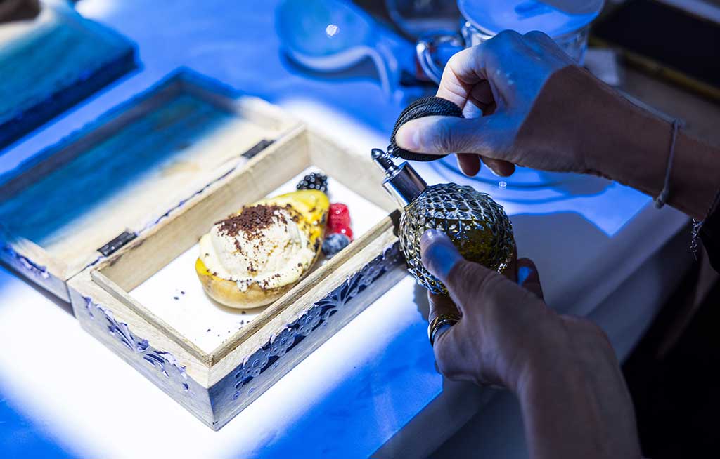 神戸ANAクラウンホテルで没入型アートダイニング『7 Paintings』開催のイメージ画像