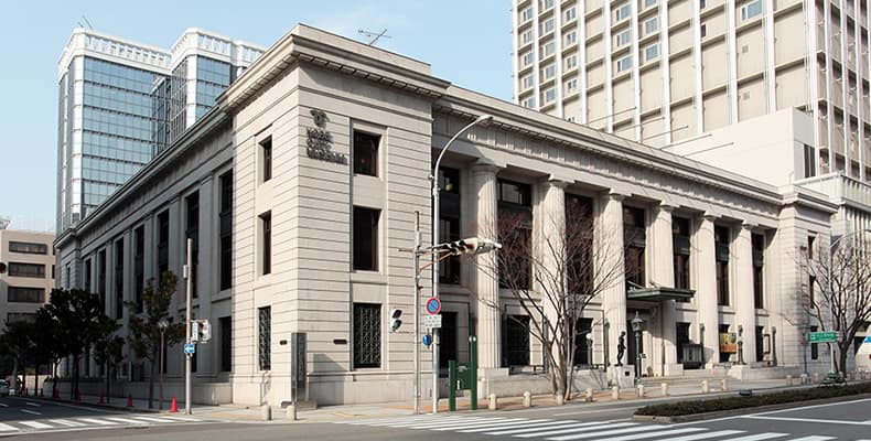 神戸市立博物館「大ゴッホ展」入場20万人突破!夜のカフェテラスものイメージ画像