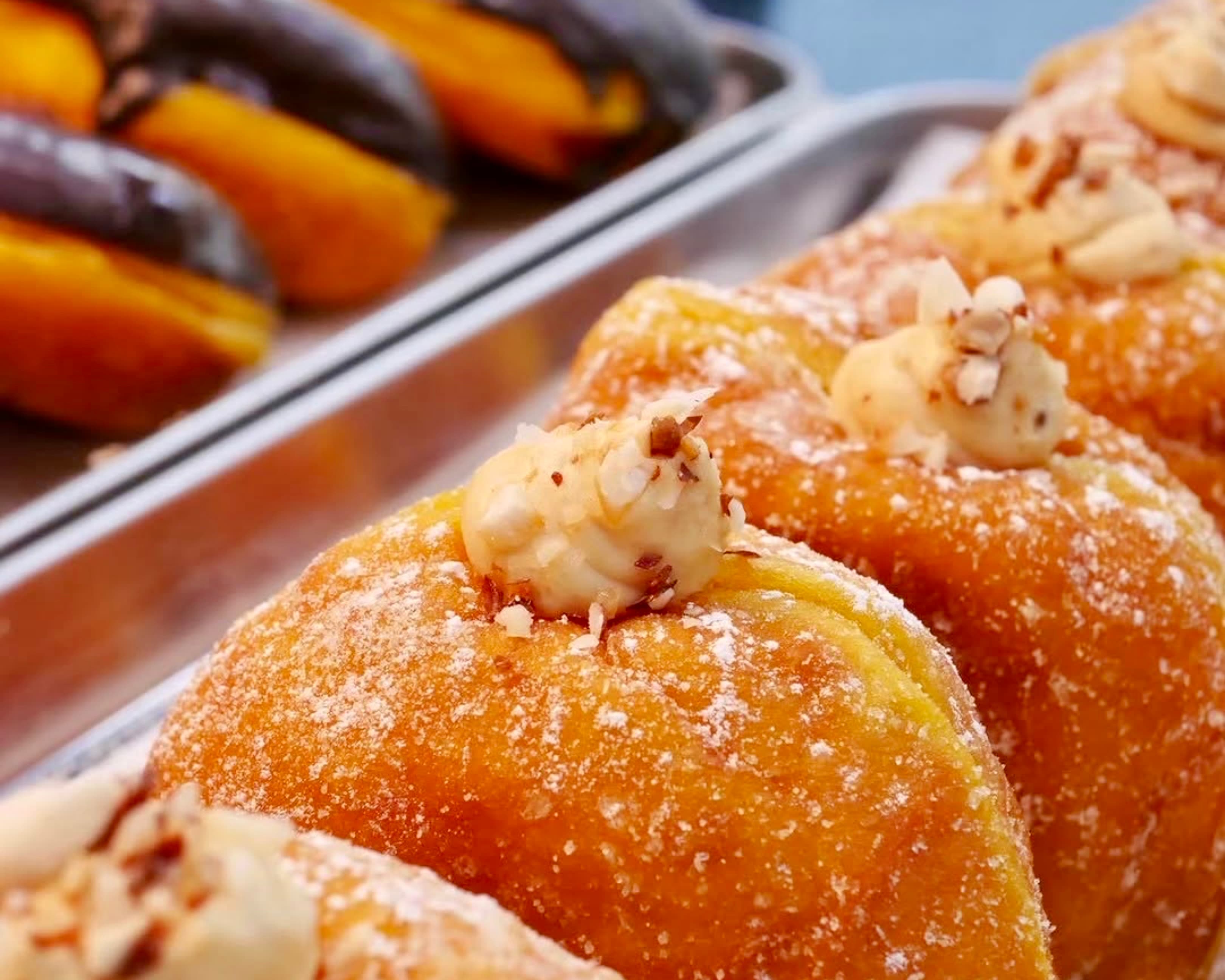 川西市役所前に話題の生ドーナツ!『Cream D』の自家製クリームを堪能のイメージ画像