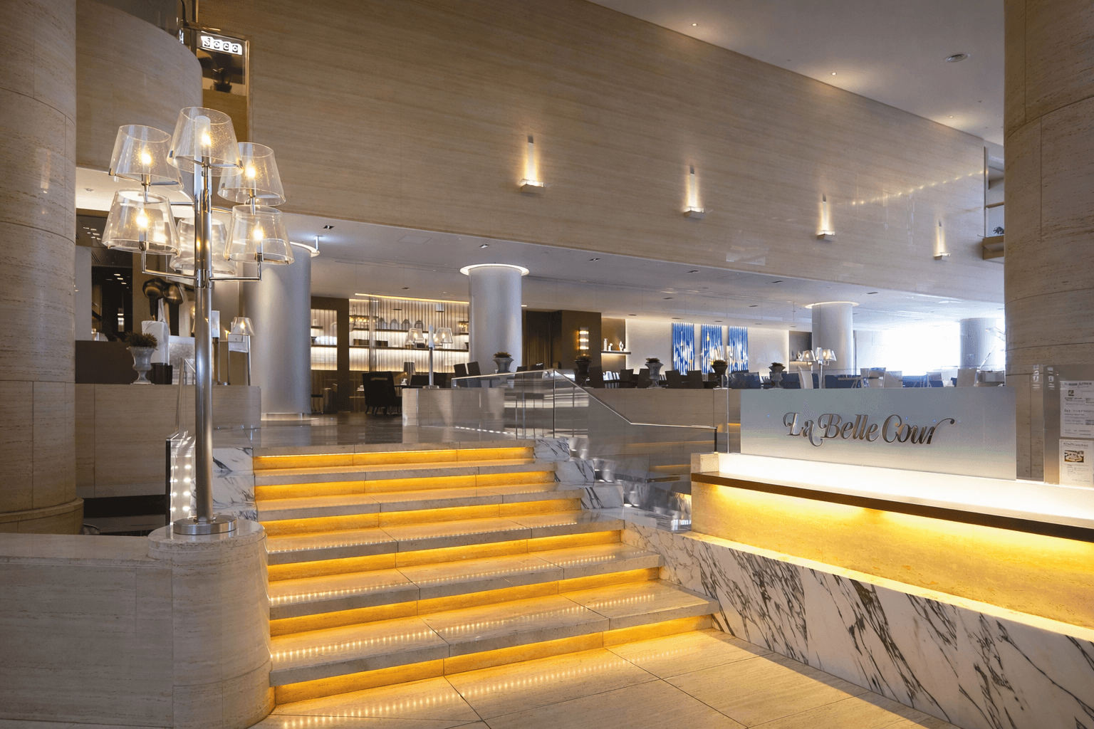 神戸ポートピアホテル 桜と苺の春色アフタヌーンティー 3/16開始のイメージ画像