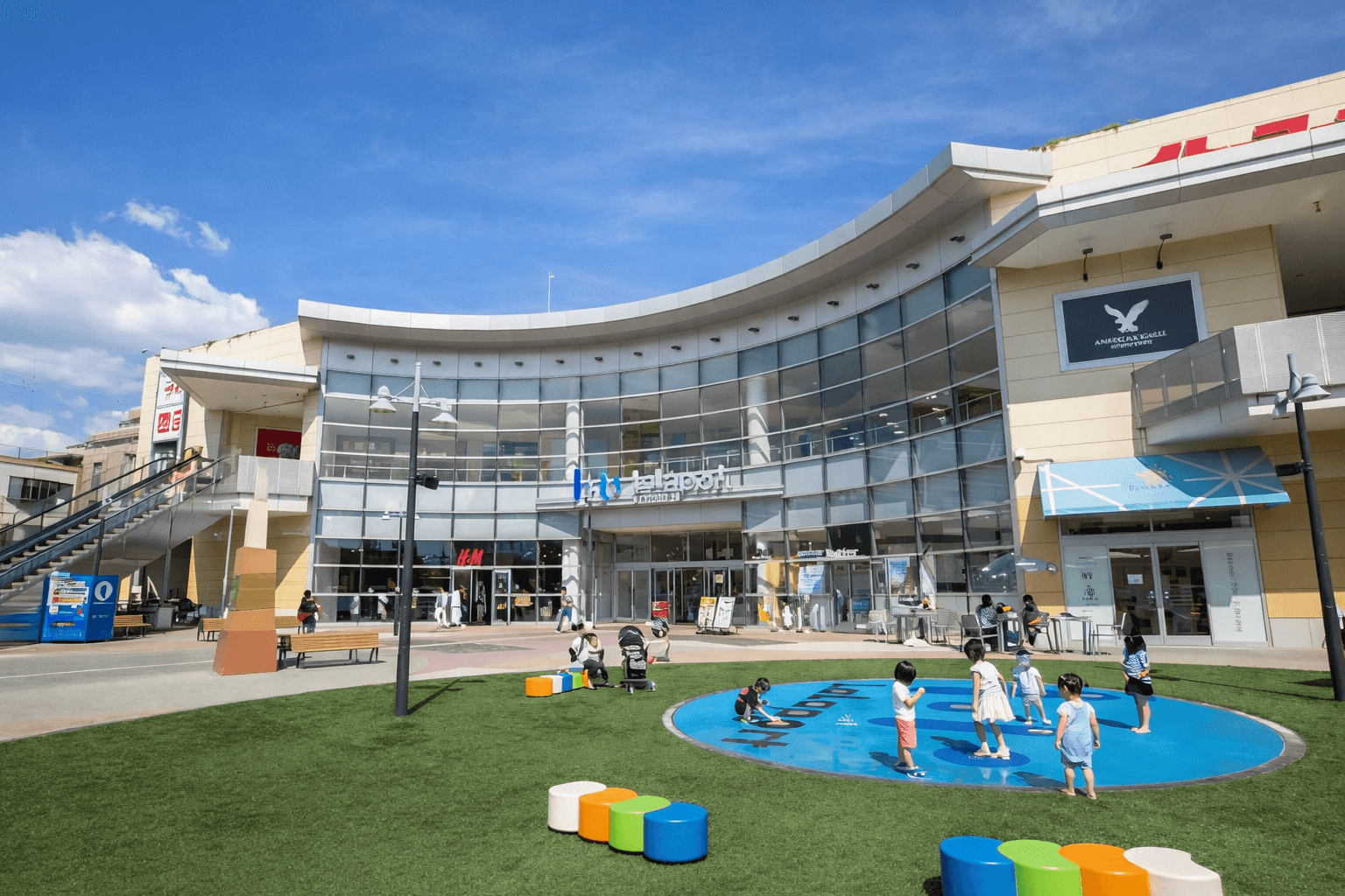 西宮「ららぽーと甲子園」でいちごフェア!3種の味比べ&限定スイーツのイメージ画像